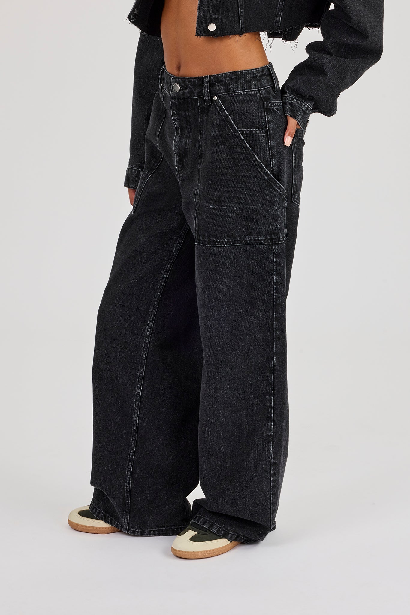 Baggy Pocket Detail Jean - Washed Black